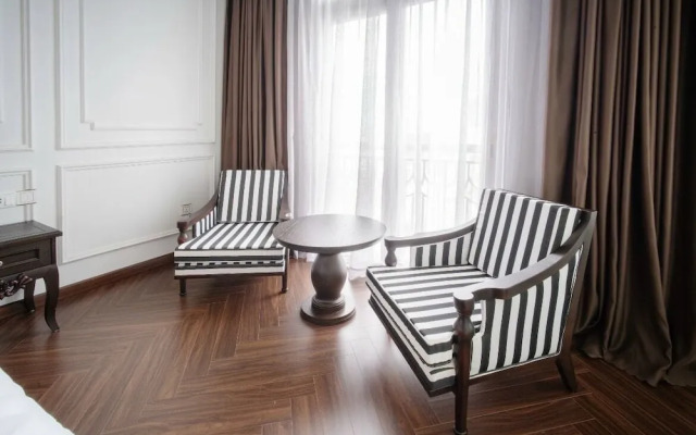 Mia Hotel (Feliz Hotel Binh Duong)