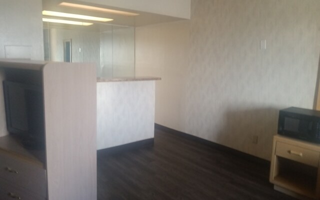 Tree Inn & Suites Albuquerque.