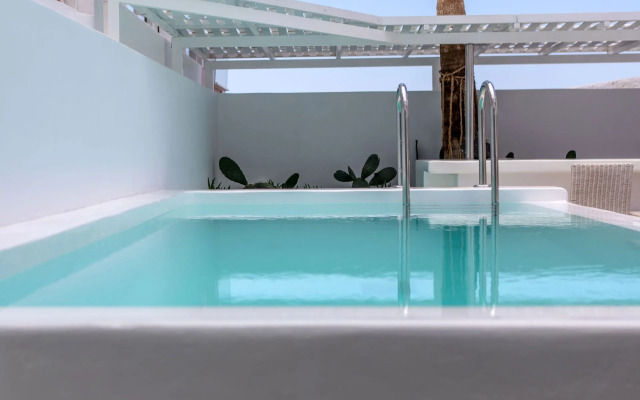 Luxury Heavens Santorini
