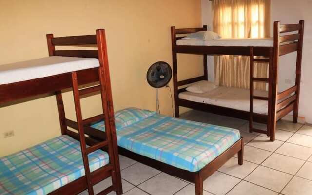 Hotel y Hostal Yaxkin Copan