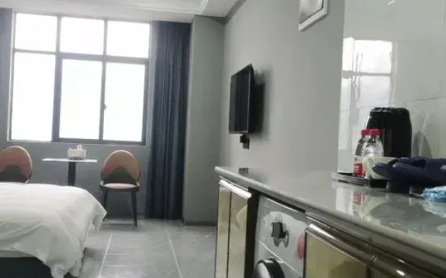 Chaling Mountain Elm Art Hotel