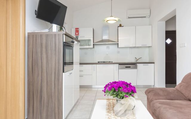 Apartments Glorija Rogoznica