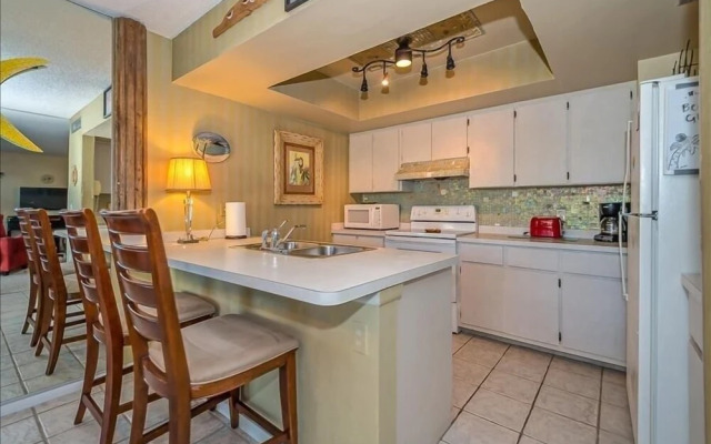 Sea Oats 221 2 Bedroom Home by RedAwning