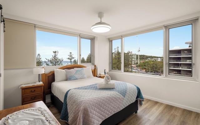 Coastal Comfort with Ocean Views – Guest Rooms – Gold Coast