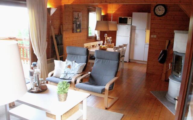 Cozy Holiday Home near Lake in Beaulieu