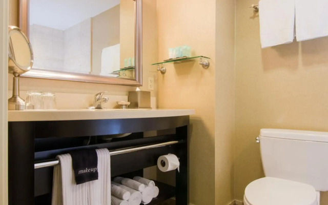 West Inn & Suites