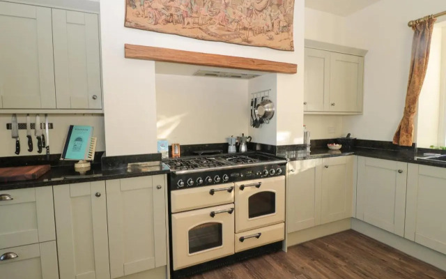 Whinstones at 4 The Villas