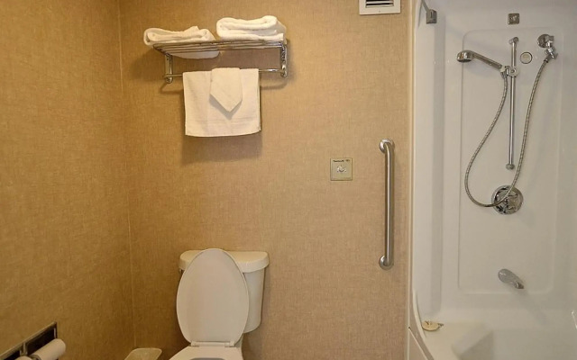 Riverview Inn & Suites