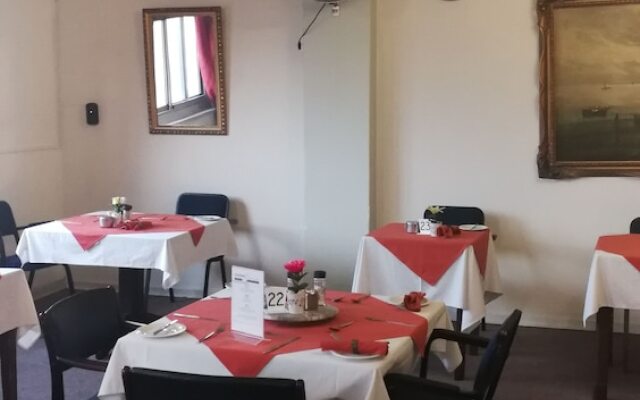 The Parkview Hotel - Room 711 - Adults Only