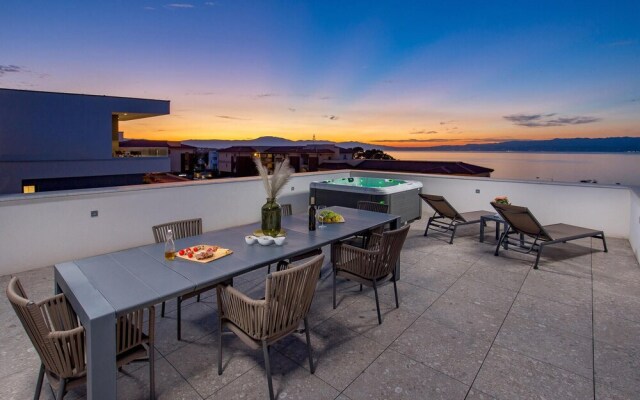 Awesome Apartment in Malinska With Jacuzzi, Wifi and 3 Bedrooms