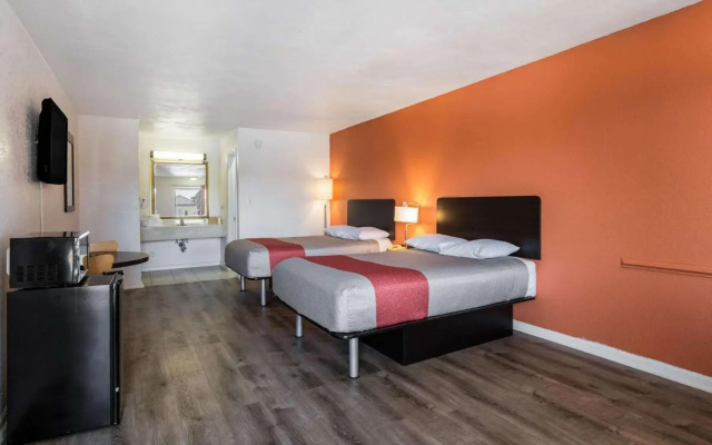 Motel 6 Portsmouth, VA