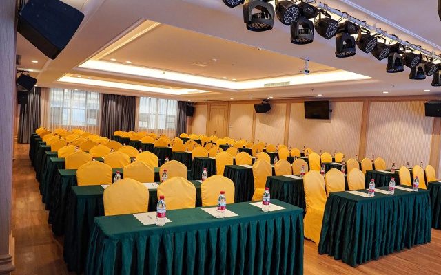 Vienna International Hotel (Dongguan Shipai Ecological Park)