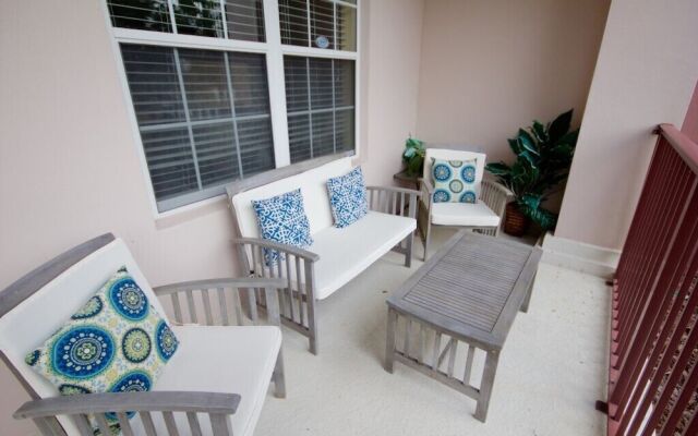 Lake View Paradise 3 Bedroom Condo by RedAwning