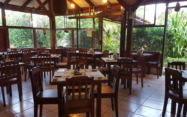 Hotel Colinas del Sol