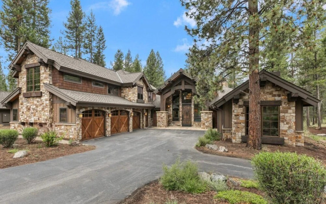 Sable Rock Manor