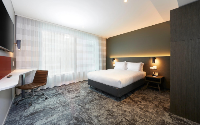 Holiday Inn Express Melbourne Little Collins by IHG