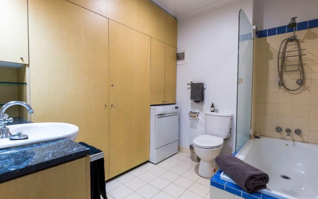 Adelaide 4 Bedroom House with Pool