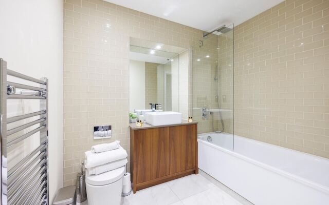 Spacious 3-bed apt Canary Wharf Great View