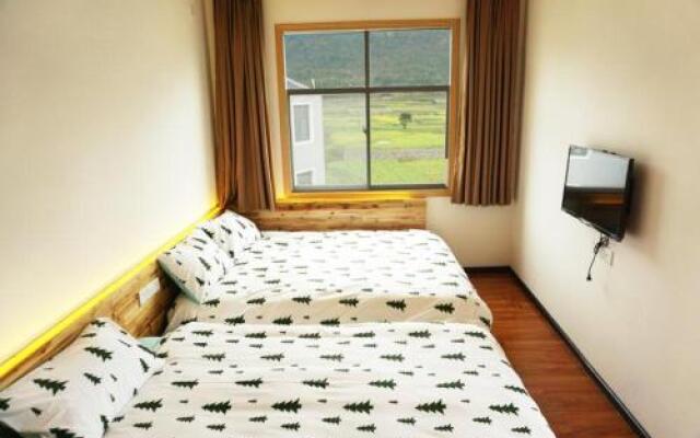 Xingyi Wanfeng Lin Jianshan Guest House