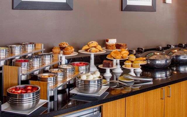 DoubleTree Suites by Hilton Hotel Minneapolis