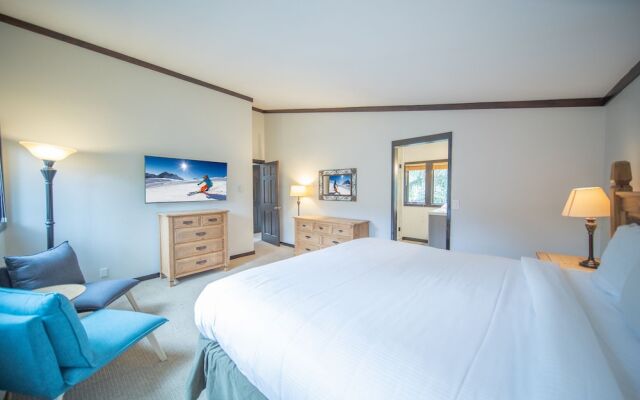 Tennis Townhomes 1323