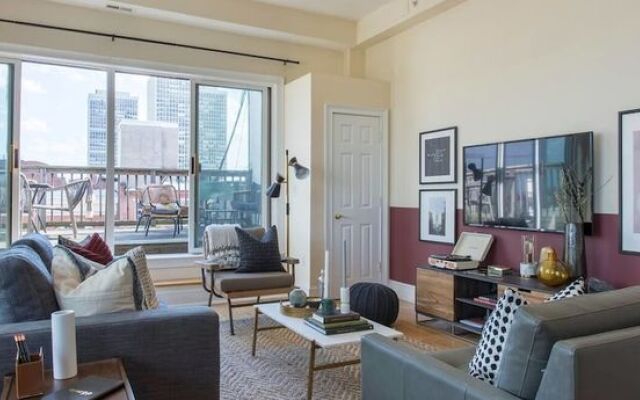 Spacious 2 Br Apt In Center City By Domio