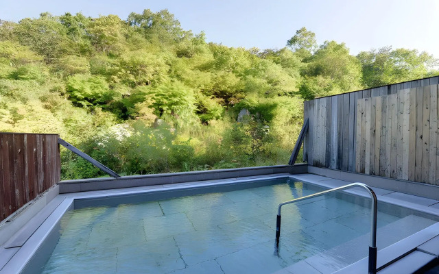 Niseko Goshiki Onsen Ryokan