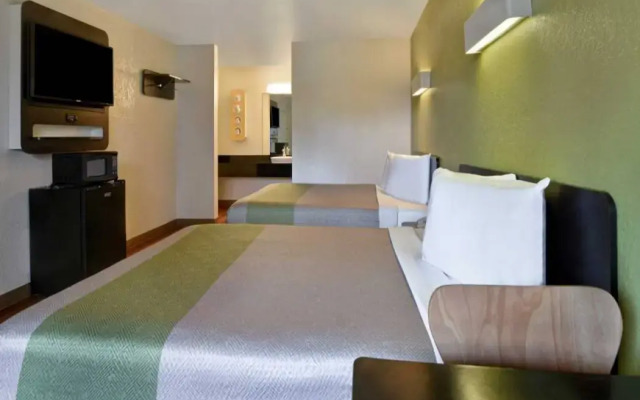 Motel 6 Destin, FL