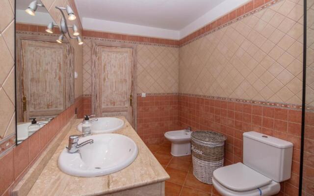 HolidayVilla Volcan - BBQ , Pool , Garden, rural by Holidays Home