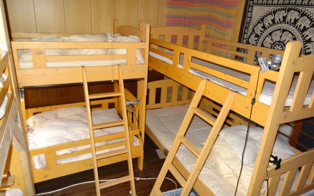 Guest House Rakuen