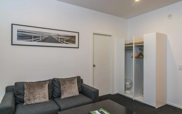Gilmer Apartment Hotel