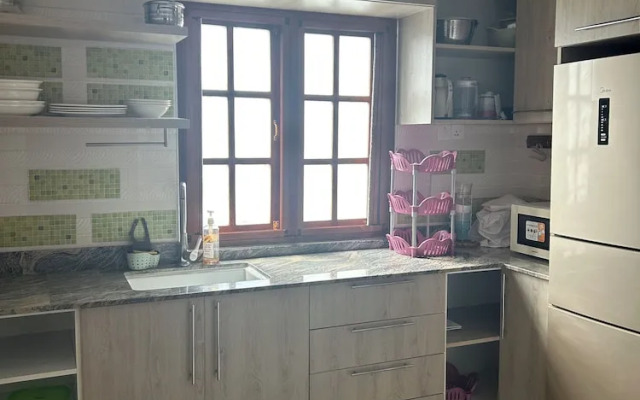 Mango restaurant and apartment hotel