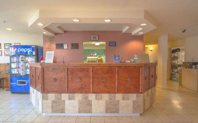 Auburn Travelodge Inn and Suites