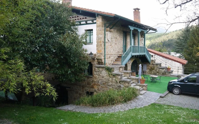 Hotel Rural Isasi