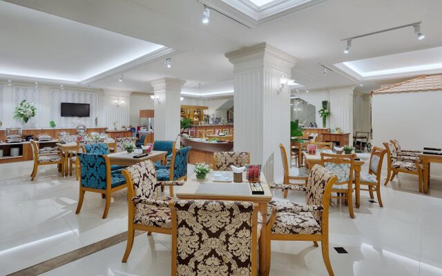 Silverland Sil Hotel