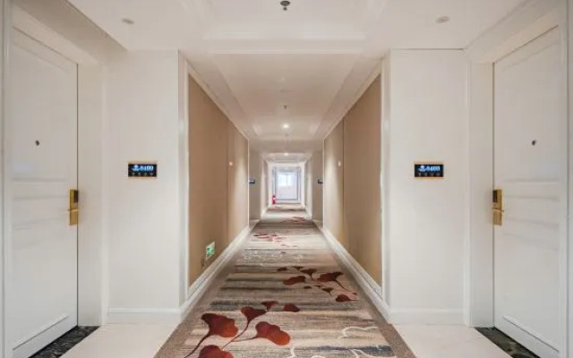 Baofeng International Hotel