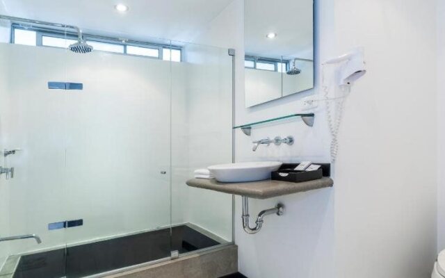 Travelers Orange Suites