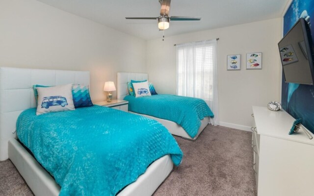 1595 Moon Valley Drive