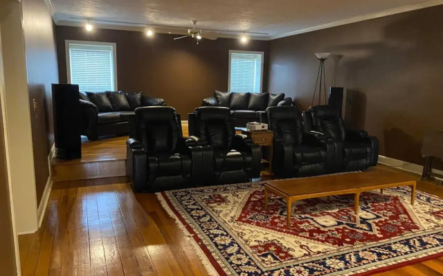 Luxurious Downtown Townhouse