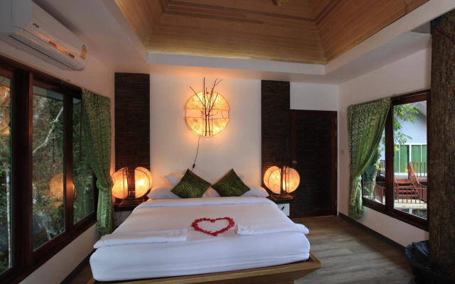 Rock And Treehouse Resort