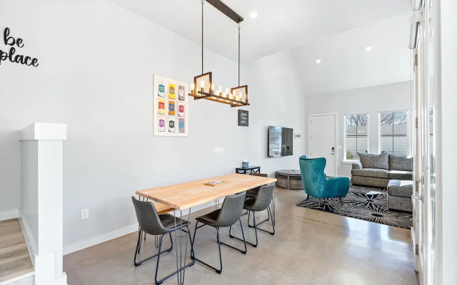 Trendy 3 Bedroom in South Austin!