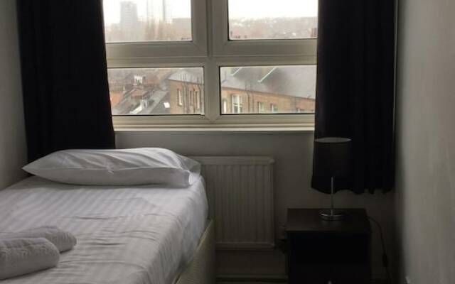 Center Apartment on Jubilee Line