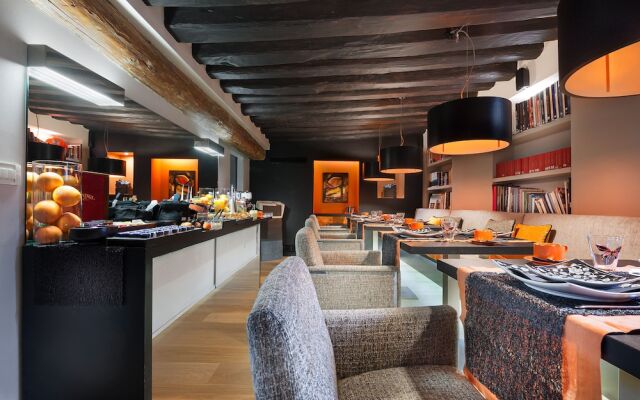 The Charming House DD724