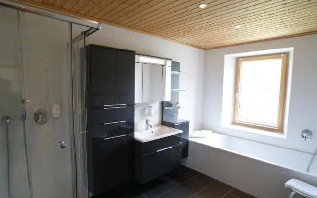 Bellaval Hotel & Restaurant