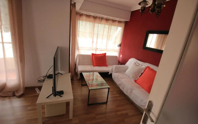 4 BEDROOMS -SENECA Center Apartment