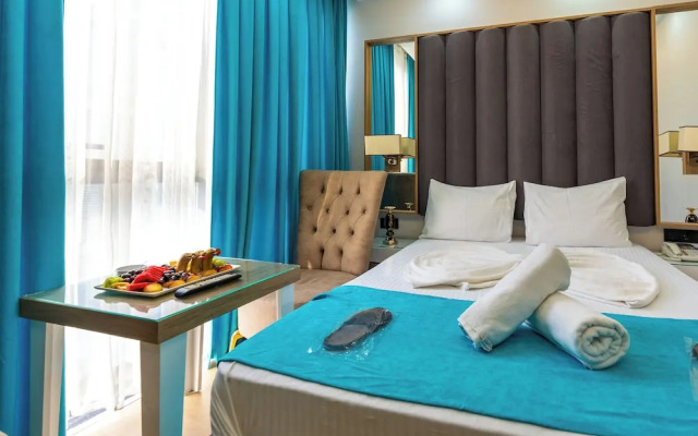 Black Palace Hotel