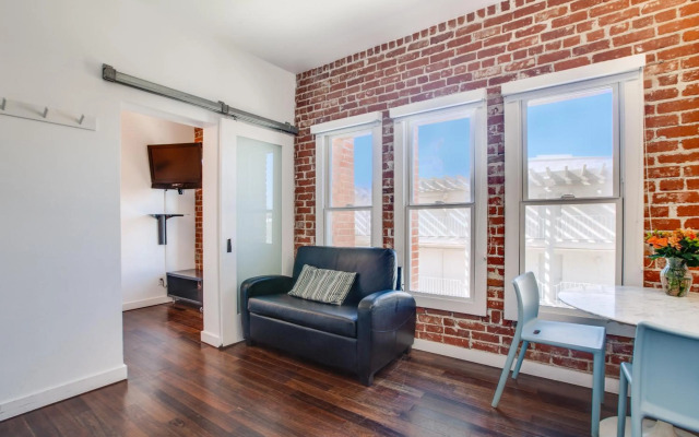 Venice Breeze Suites