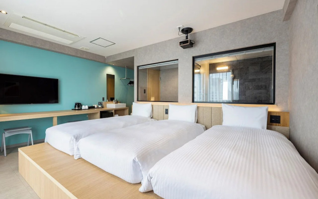 Lacer Okinawa Naha Tomariport