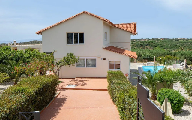 Villa Elihrisos-private Heated Pool Near the sea
