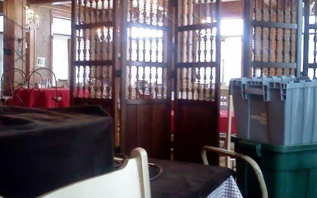 Terrace Inn and 1911 Restaurant